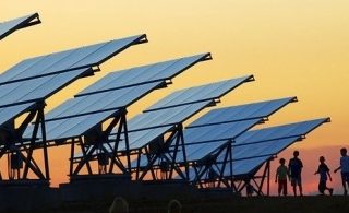 Paneles solares energía limpia para el desarrollo sostenible